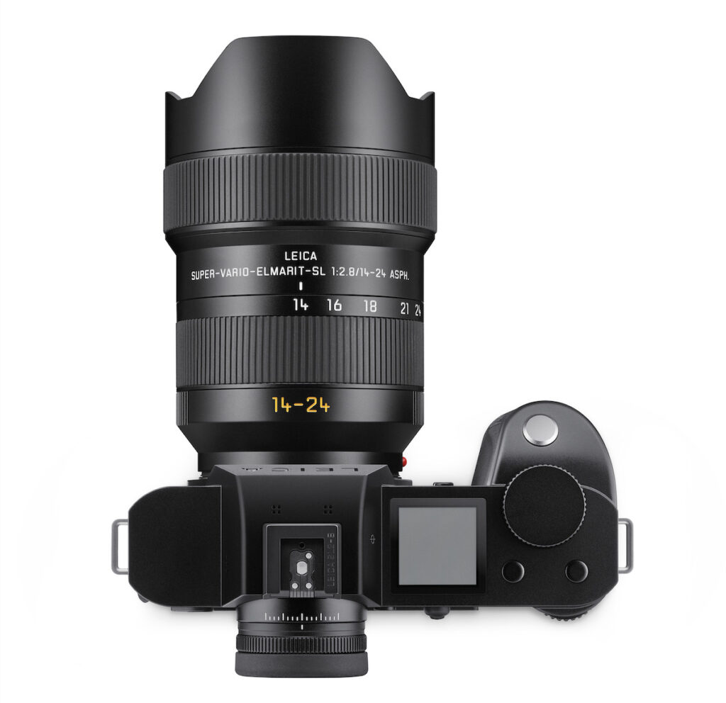 studio image of the Leica Super-Vario-Elmarit-SL 14–24