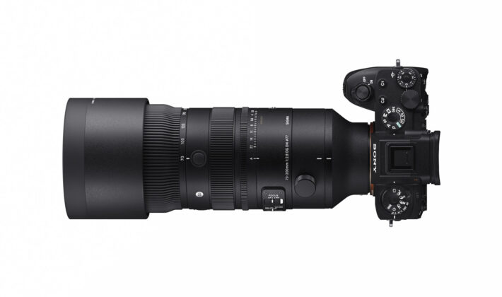 studio image of the SIGMA 70-200mm F2.8 lens